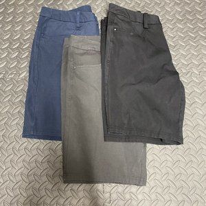 (3) CCM Shorts Mens Chino Size 32 Multicolor Lot Measures 32x10 Black Blue Gray